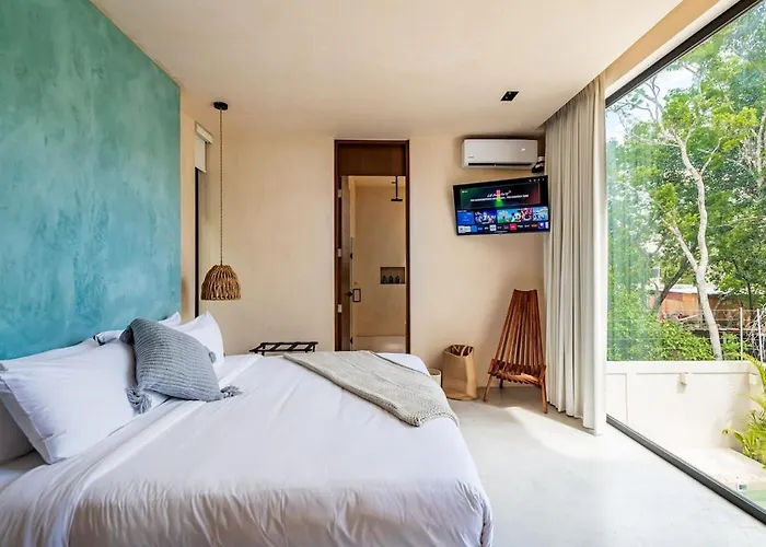 5-bedroom Private House With Pool In