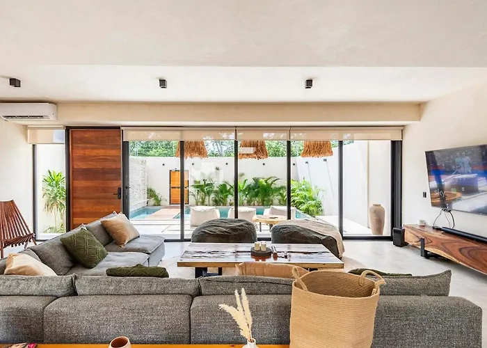 Villa 5-bedroom Private House With Pool In *