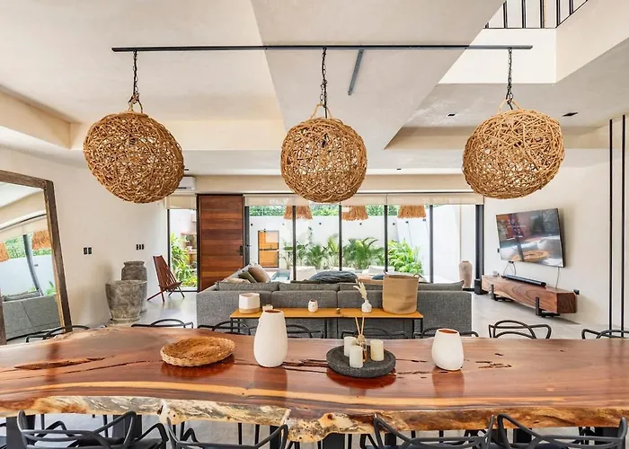 5-bedroom Private House With Pool In Villa
