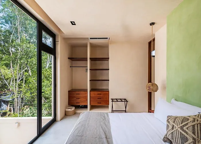 5-bedroom Private House With Pool In *