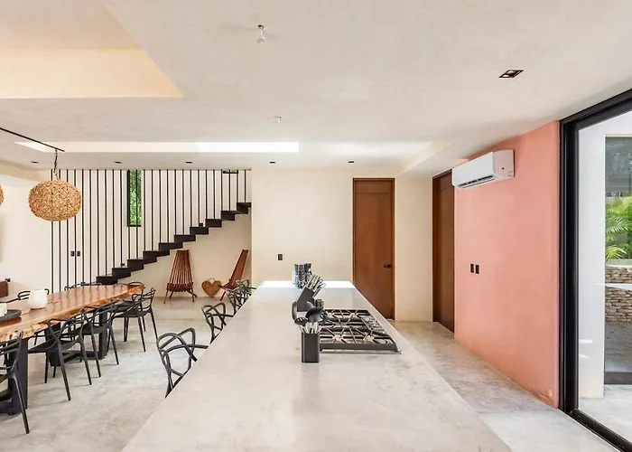 5-bedroom Private House With Pool In Villa