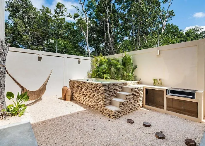 5-bedroom Private House With Pool In *