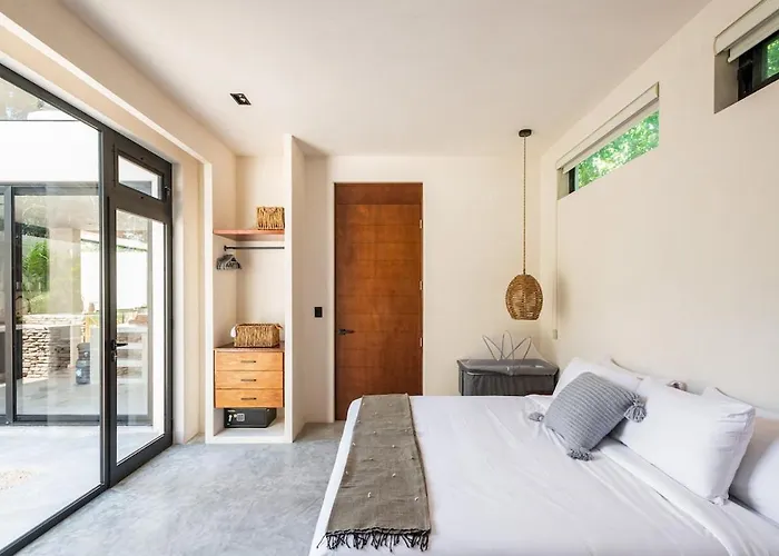 5-bedroom Private House With Pool In Villa *